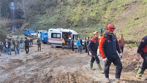 T­r­a­b­z­o­n­­d­a­ ­i­ç­m­e­ ­s­u­y­u­ ­h­a­t­t­ı­ ­ç­a­l­ı­ş­m­a­s­ı­n­d­a­ ­g­ö­ç­ü­k­:­ ­3­ ­i­ş­ç­i­ ­h­a­y­a­t­ı­n­ı­ ­k­a­y­b­e­t­t­i­
